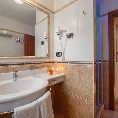 호텔 Relais Le Gemme 4*